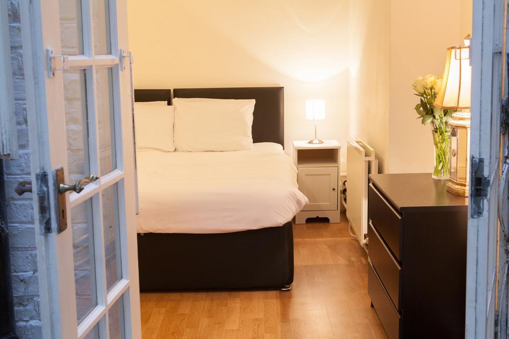 Victoria Station Apartment London Bagian luar foto