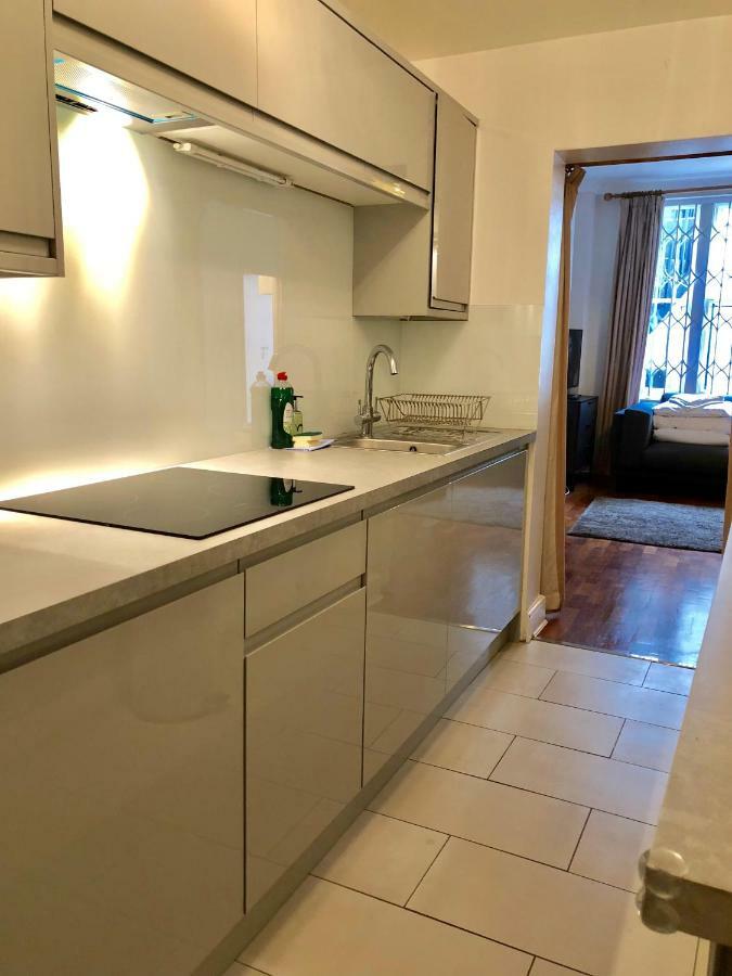 Victoria Station Apartment London Bagian luar foto